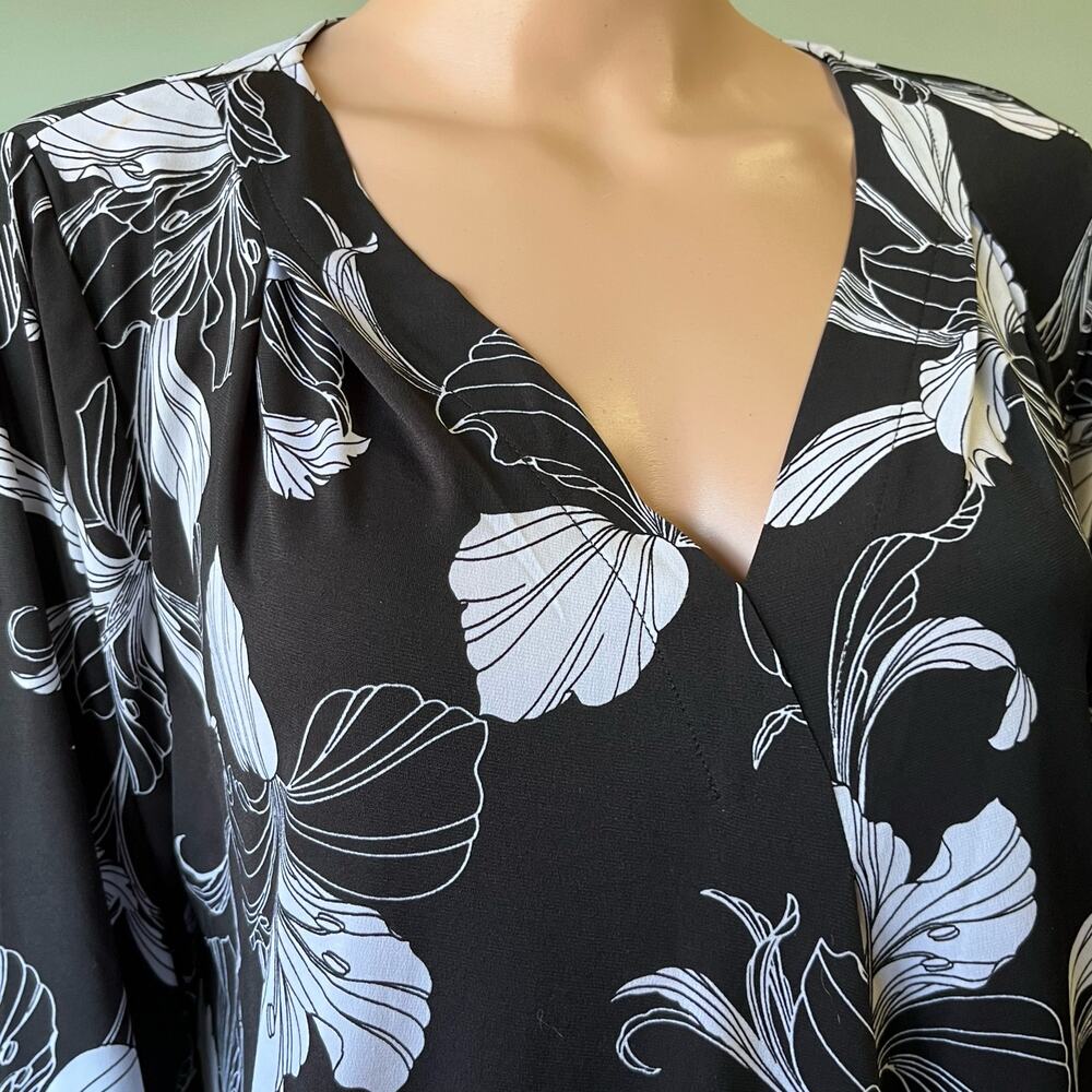 Lane Bryant Blouse 14/16 Tropical Vee Neck Coastal Resort Cruise Dark Fairy - Picture 2 of 4
